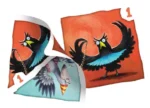 Deux oiseaux colorés sur fond rouge et bleu.