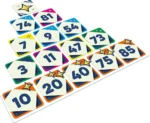Jeu de cartes numérotées colorées avec étoiles décoratives