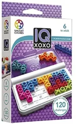 Jeu de puzzle XOXO avec pièces colorées et plateau de jeu