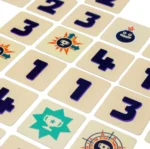 Cartes de jeu numérotées avec icônes colorées