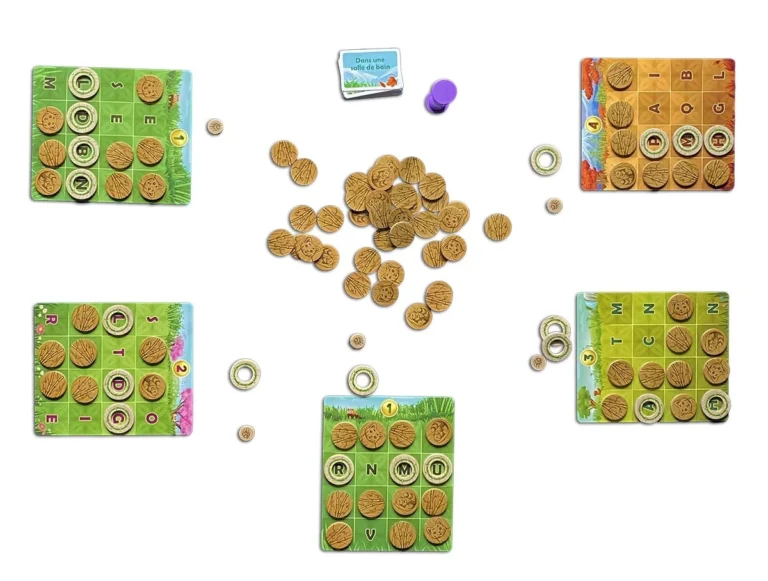 Jeu de société nature avec jetons en bois et plateaux verts